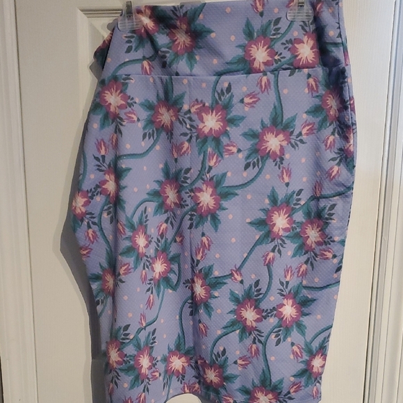 LuLaRoe Cassie Floral Skirt in Purple and Green - Picture 6 of 6